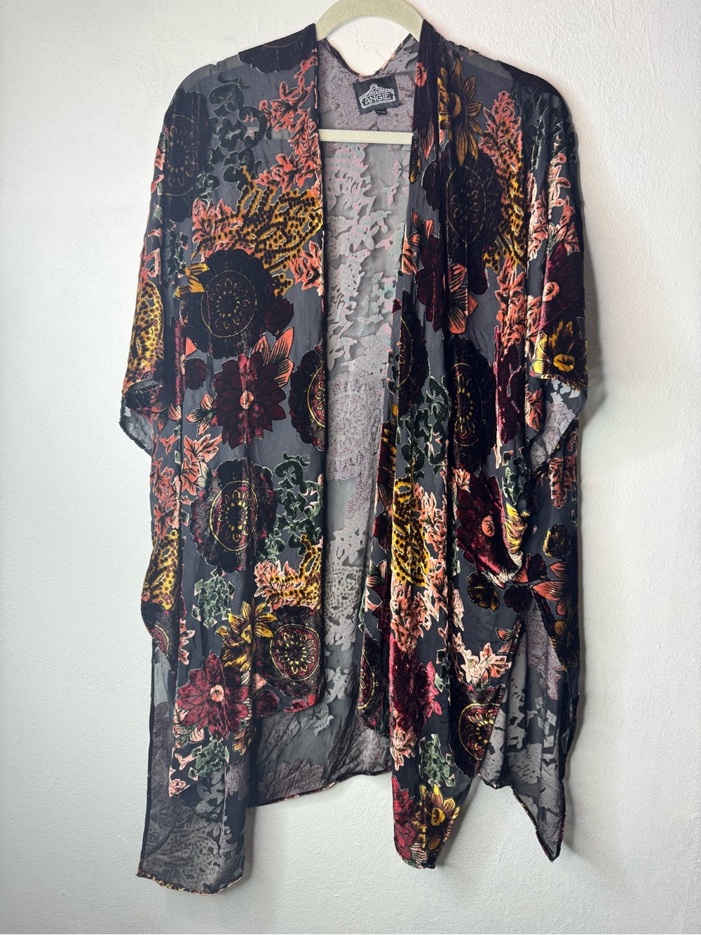 Boho whimsical kimono Angie floral black